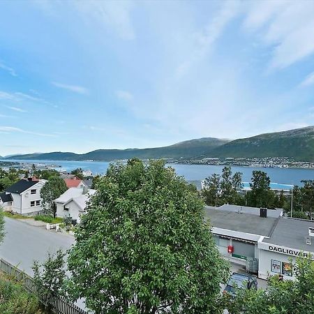 Modern Apartment In The Center Of The Island トロムソ エクステリア 写真