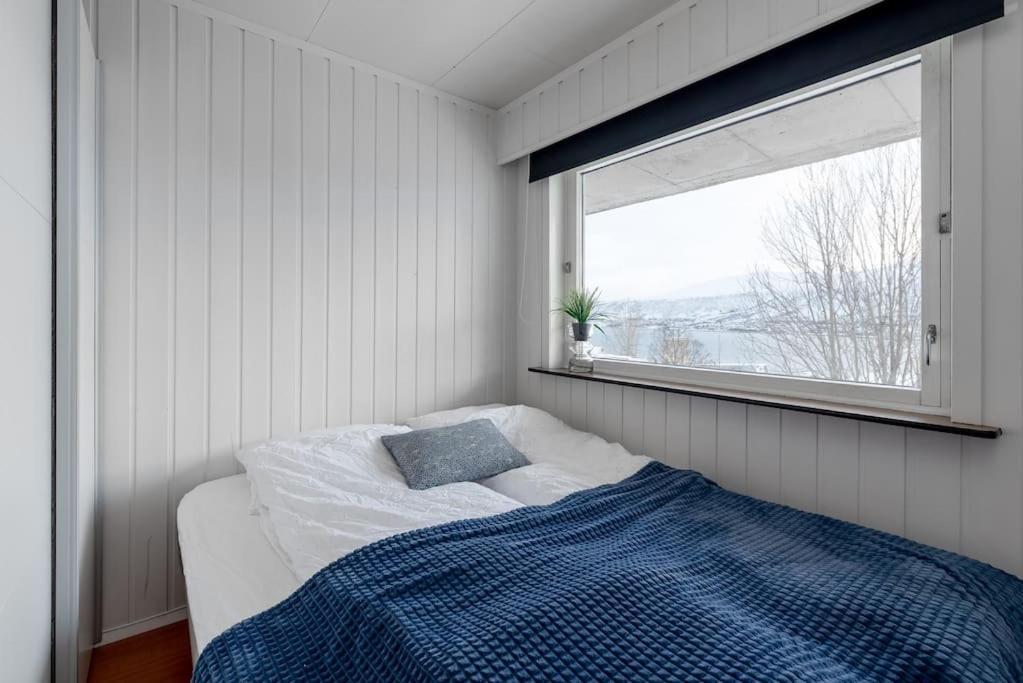 Modern Apartment In The Center Of The Island トロムソ エクステリア 写真